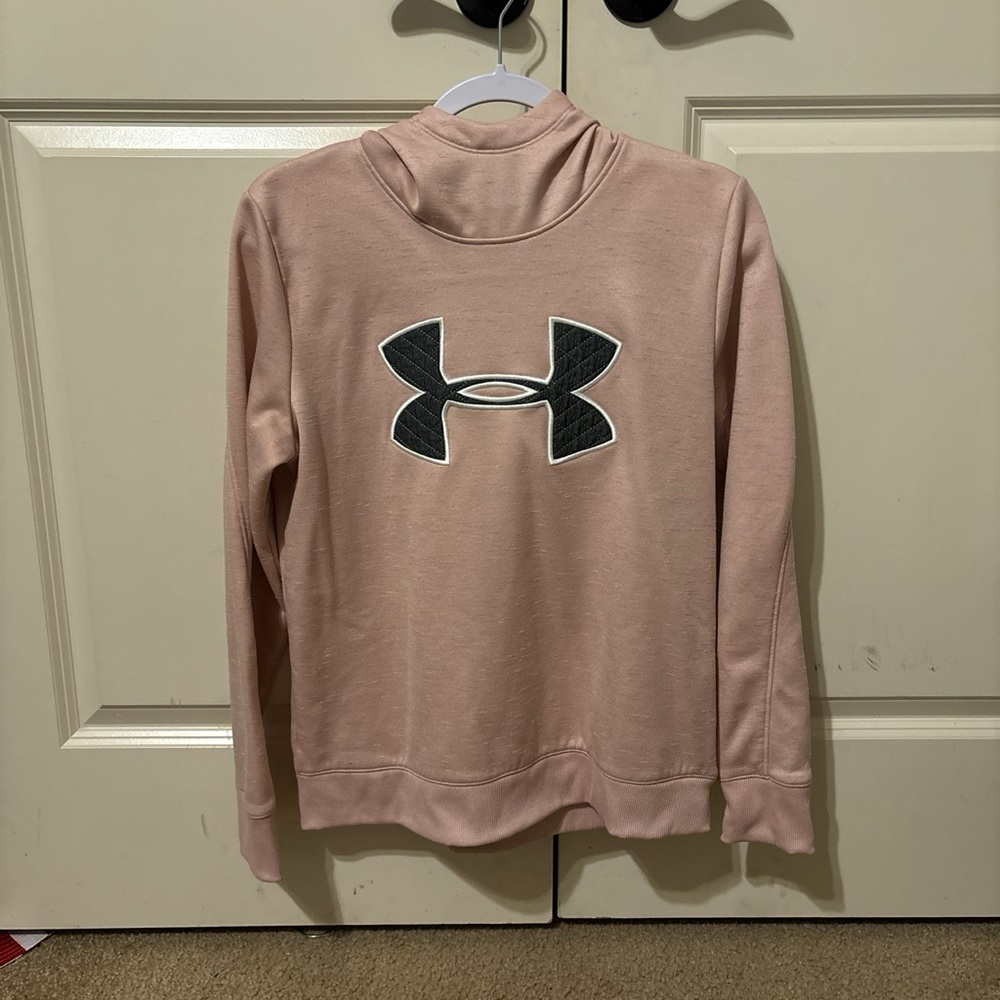 Women’s M Under Armour hoodie